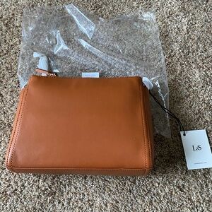 NWT Lo & Sons Pearl Napa Tan Leather Crossbody